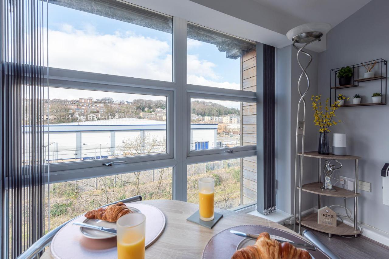 Riverside Balcony Apartment With Parking Just Minutes To Saltaire Шипли Экстерьер фото