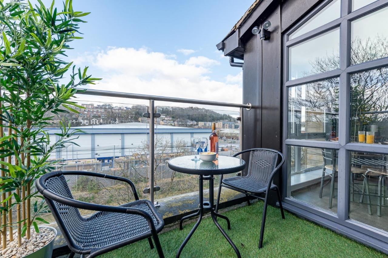 Riverside Balcony Apartment With Parking Just Minutes To Saltaire Шипли Экстерьер фото